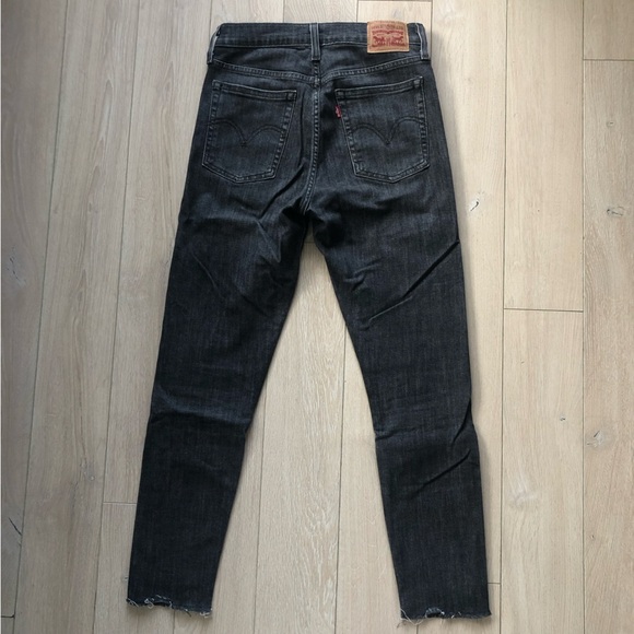 Levi’s Wedgie Skinny Raw Hem Cropped Jeans Size 28 - Picture 13 of 14
